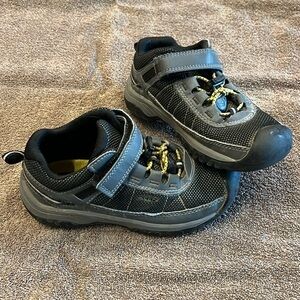 Kid’s keen shoes. Size 12